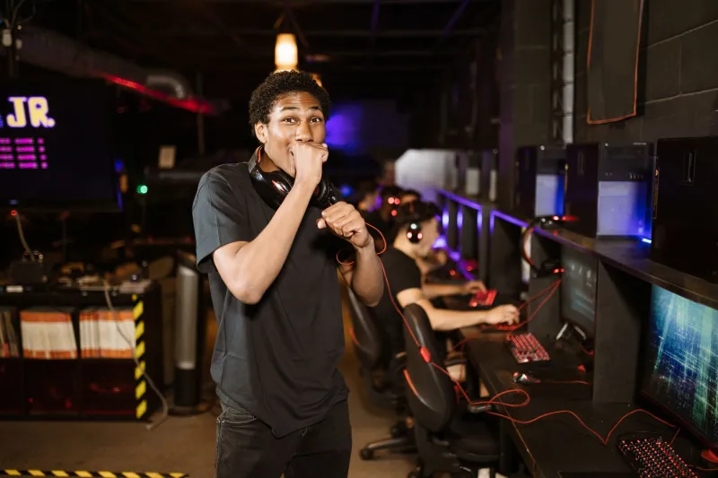 Pressure Reveals Everything: What Live Tournaments Actually Teach You About Your Game